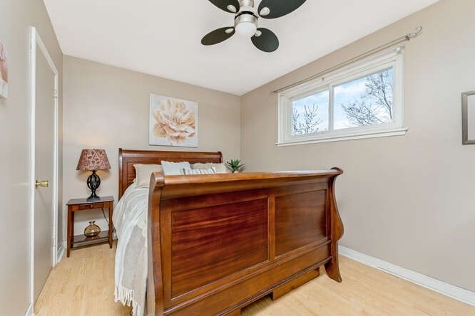 137 Raylawn Cres
