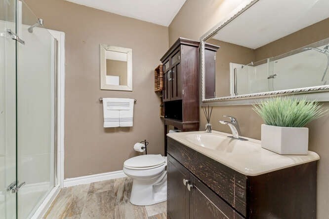137 Raylawn Cres