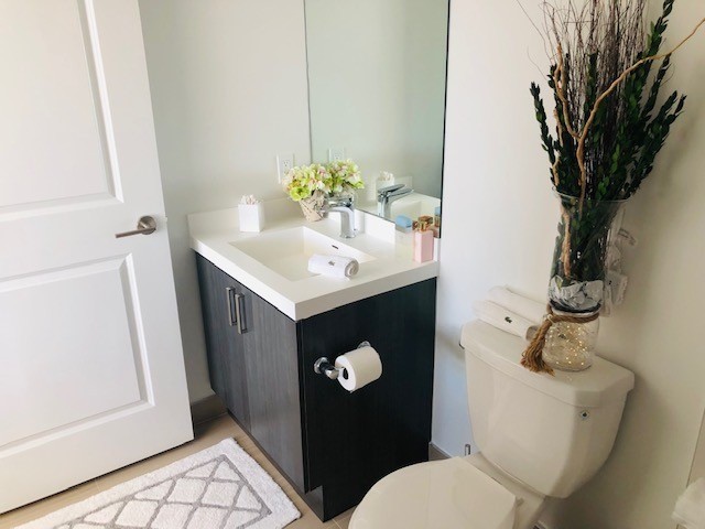 8 Nahani Way #1206
