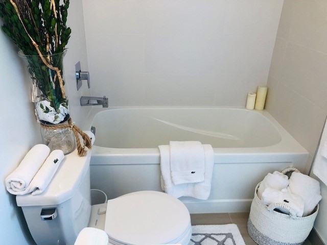 8 Nahani Way #1206