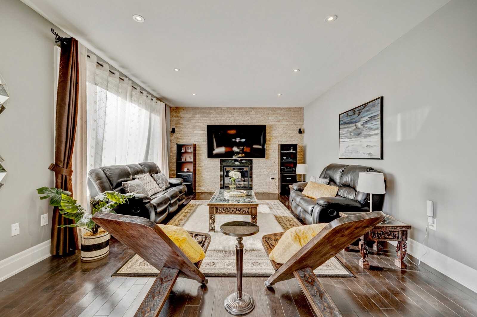 12 Davidson Dr
