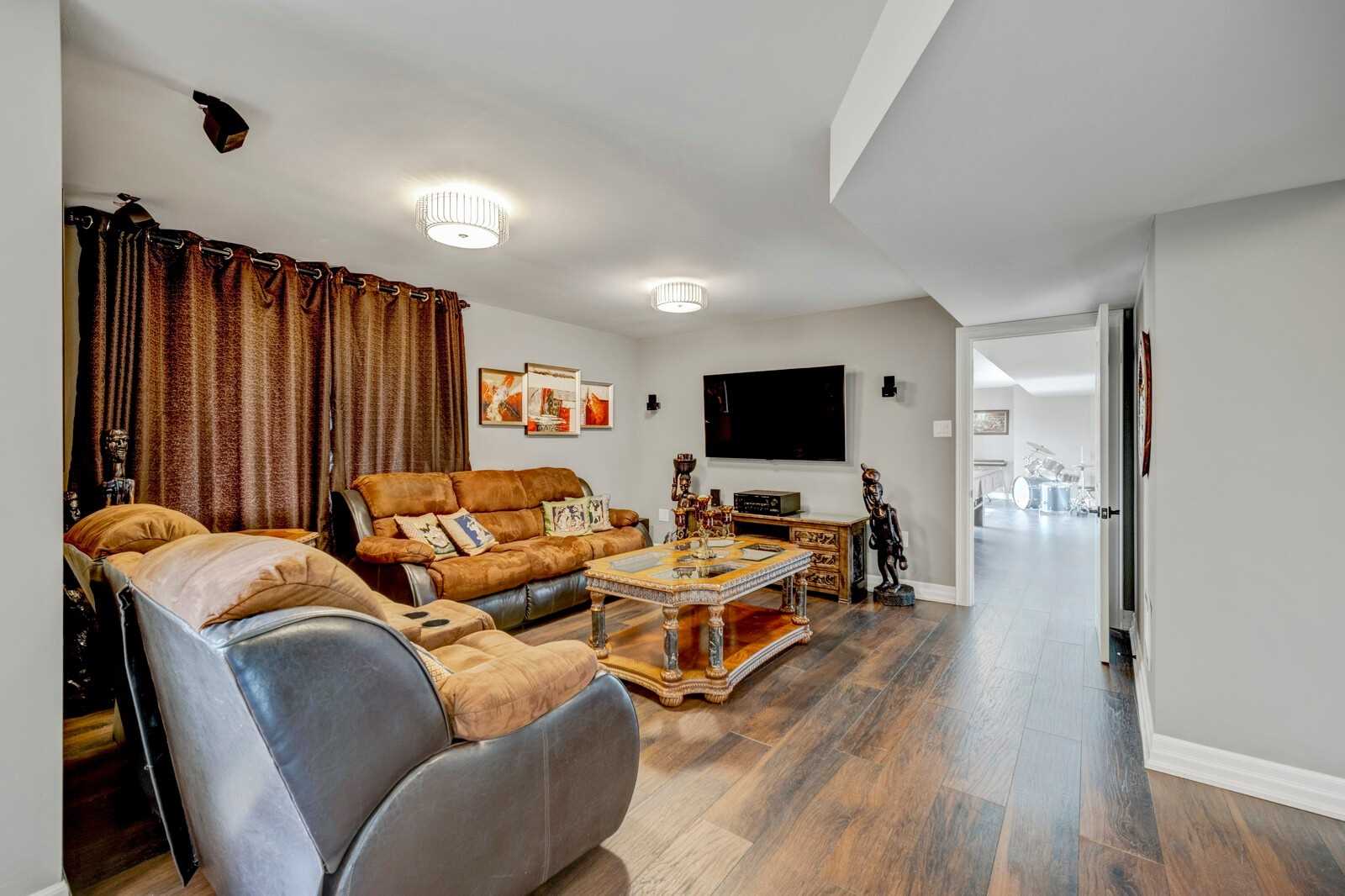 12 Davidson Dr
