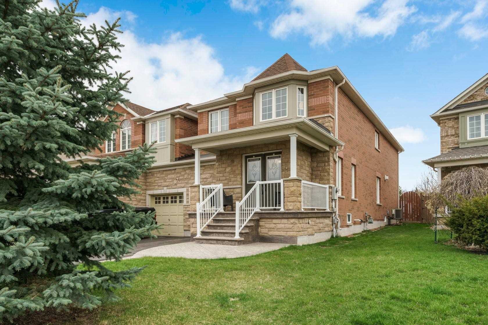 25 Mowat Cres