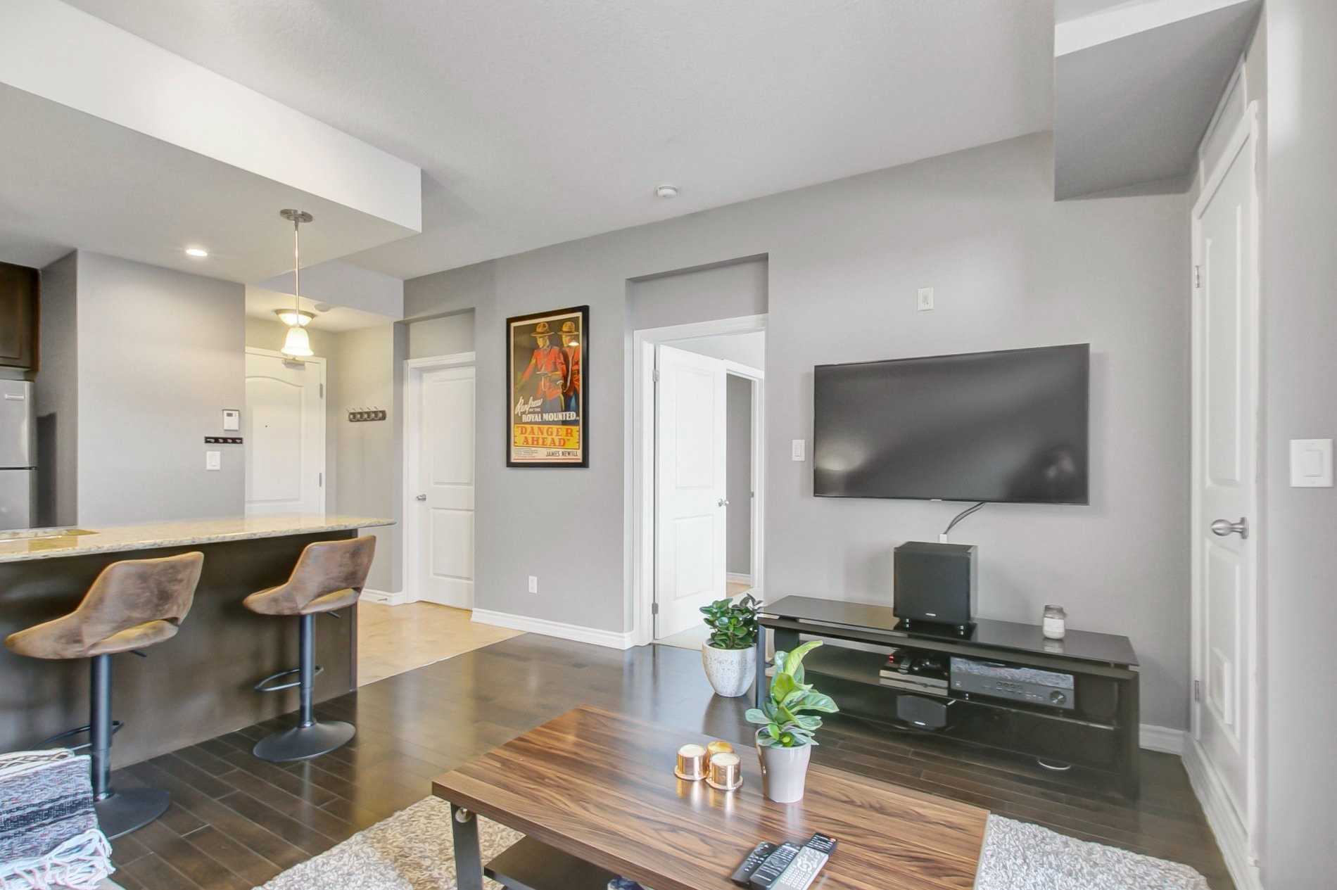 5327 Upper Middle Rd, #304