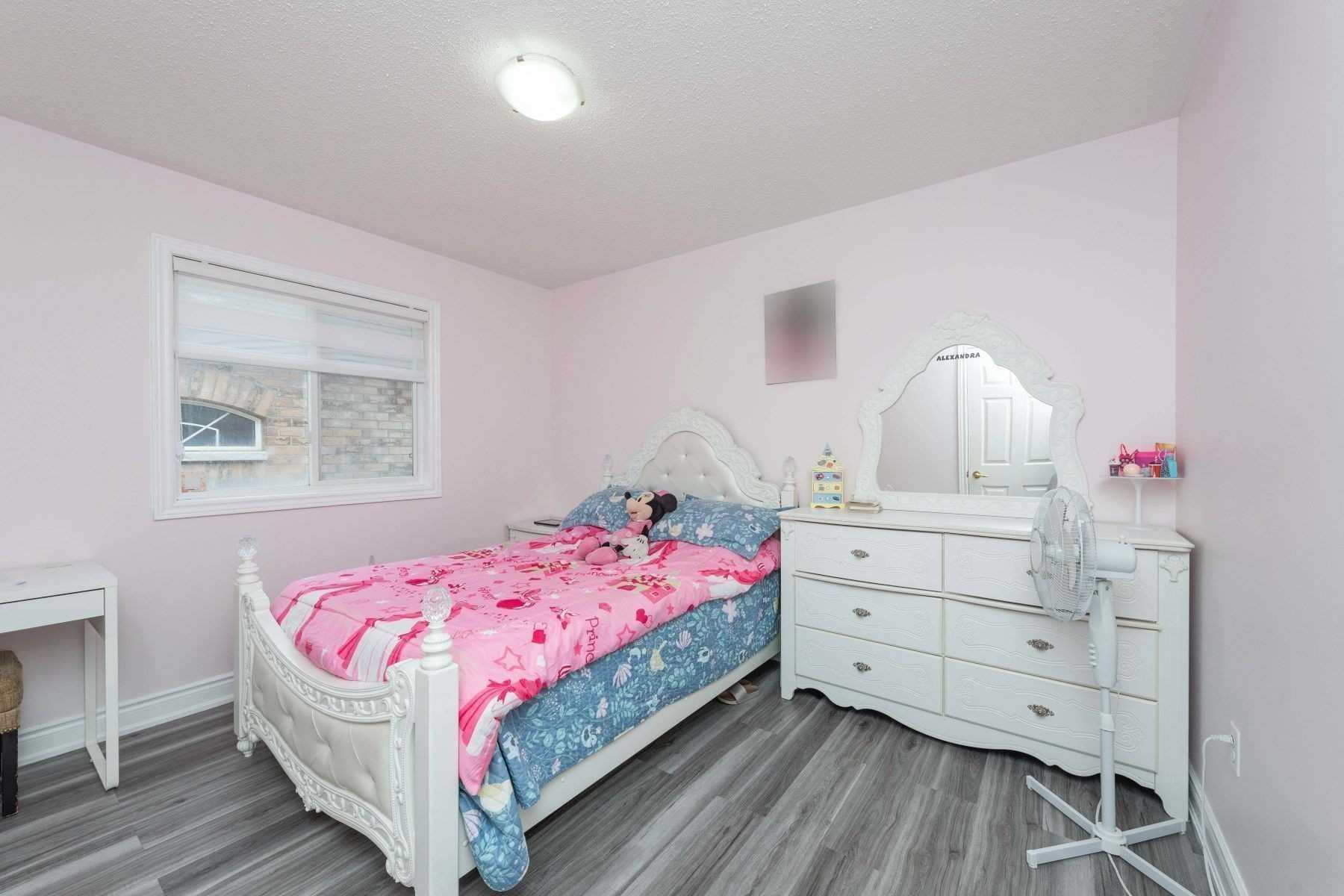 7 Dovehaven Cres