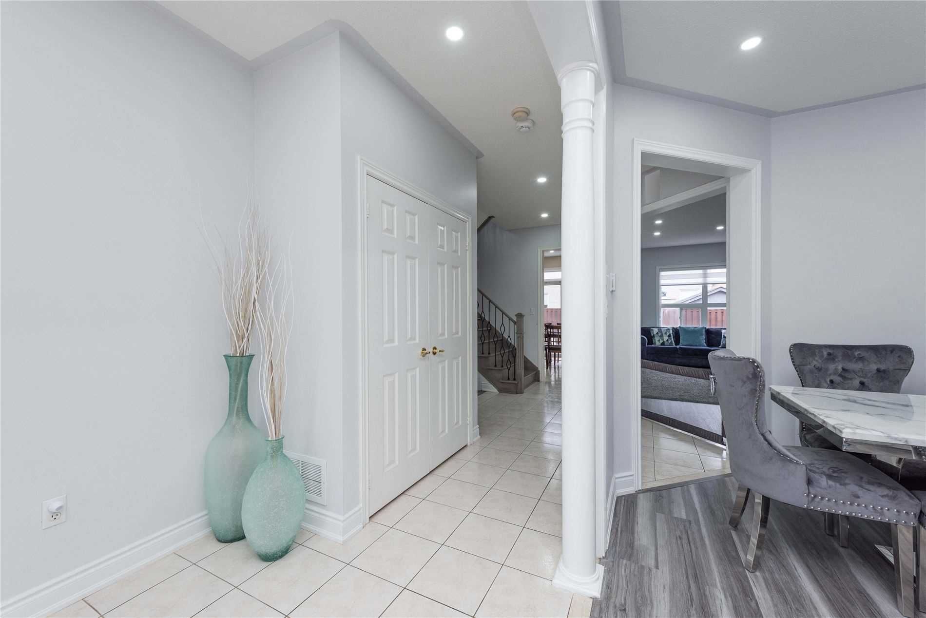 7 Dovehaven Cres