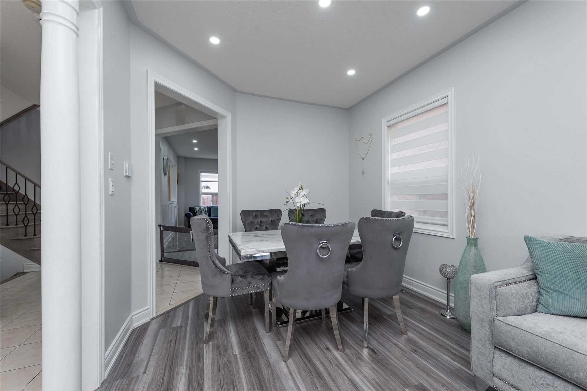 7 Dovehaven Cres