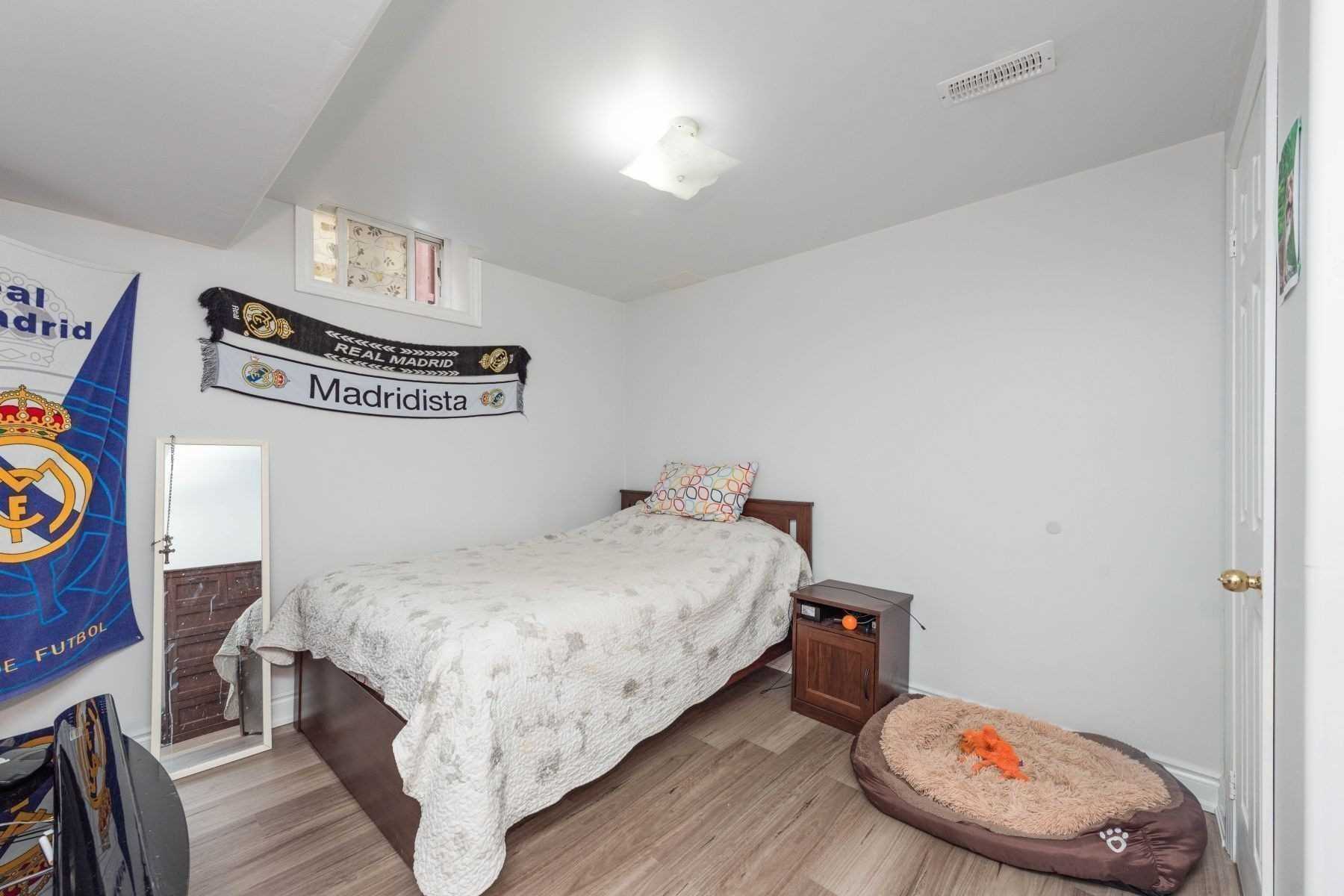 7 Dovehaven Cres