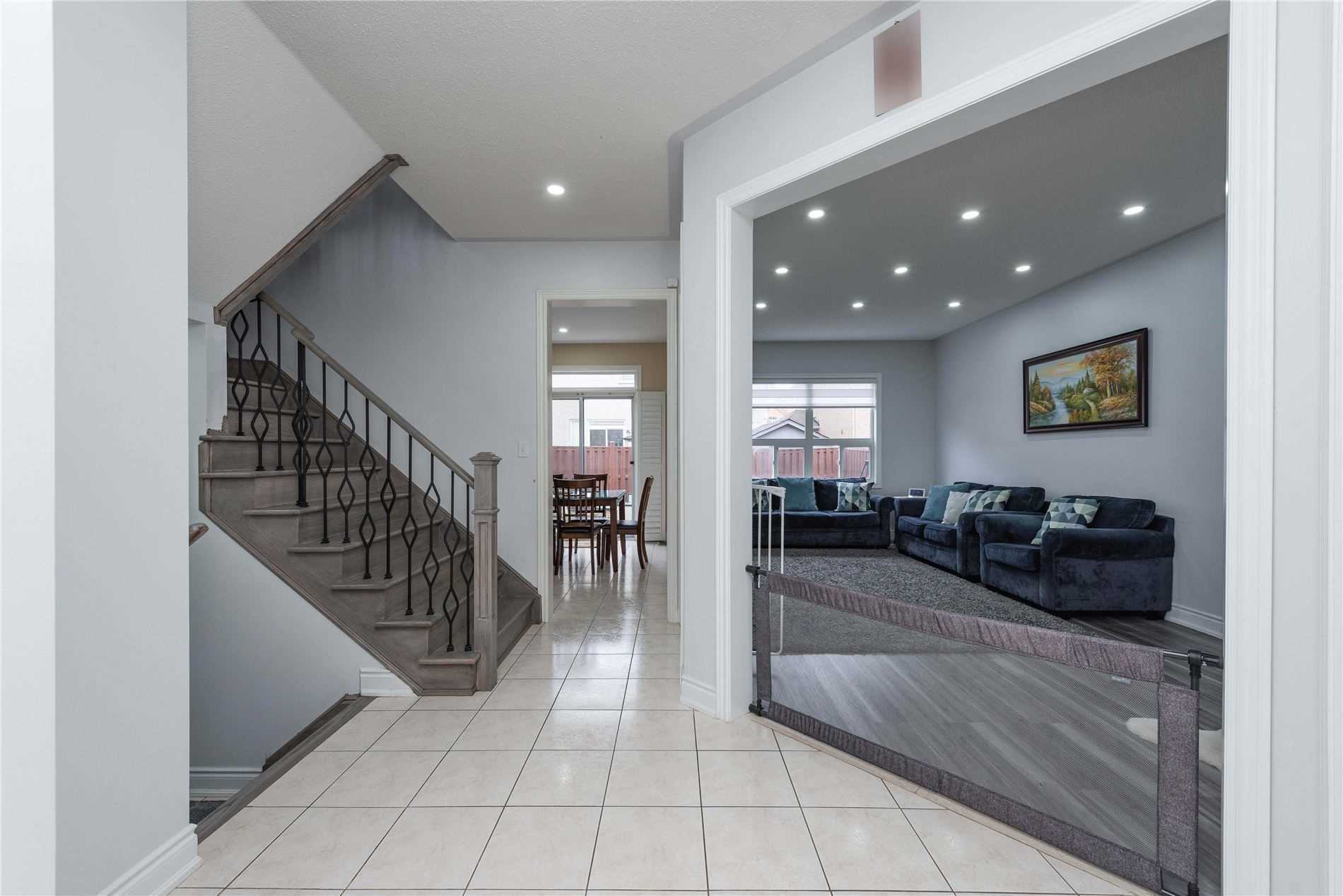 7 Dovehaven Cres