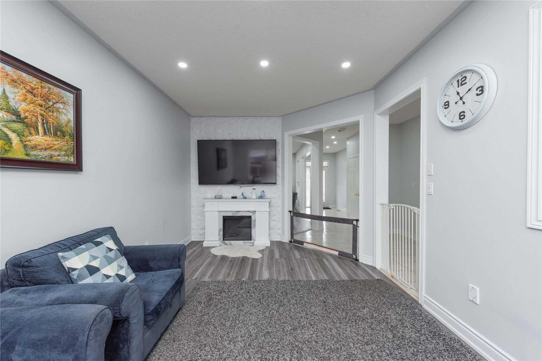 7 Dovehaven Cres