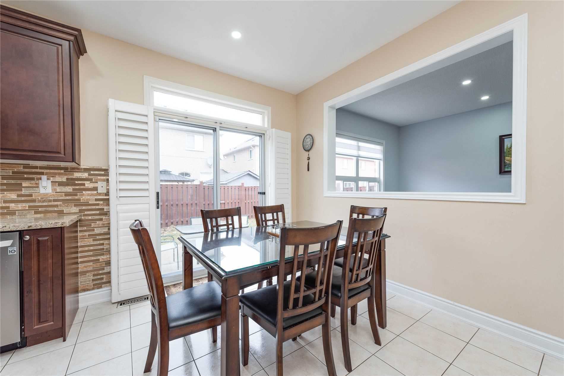 7 Dovehaven Cres