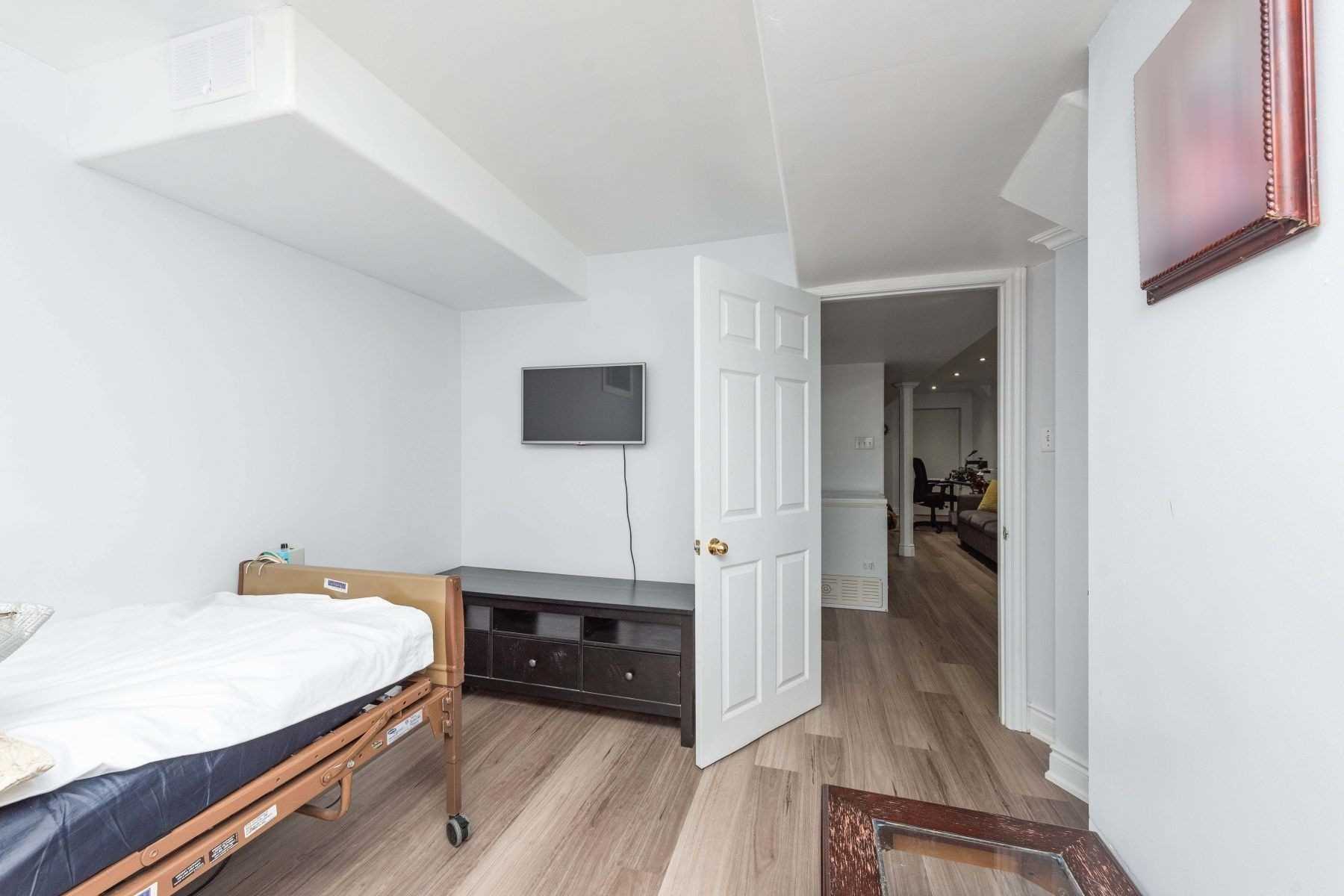7 Dovehaven Cres