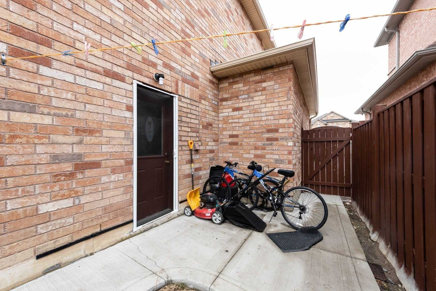 7 Dovehaven Cres