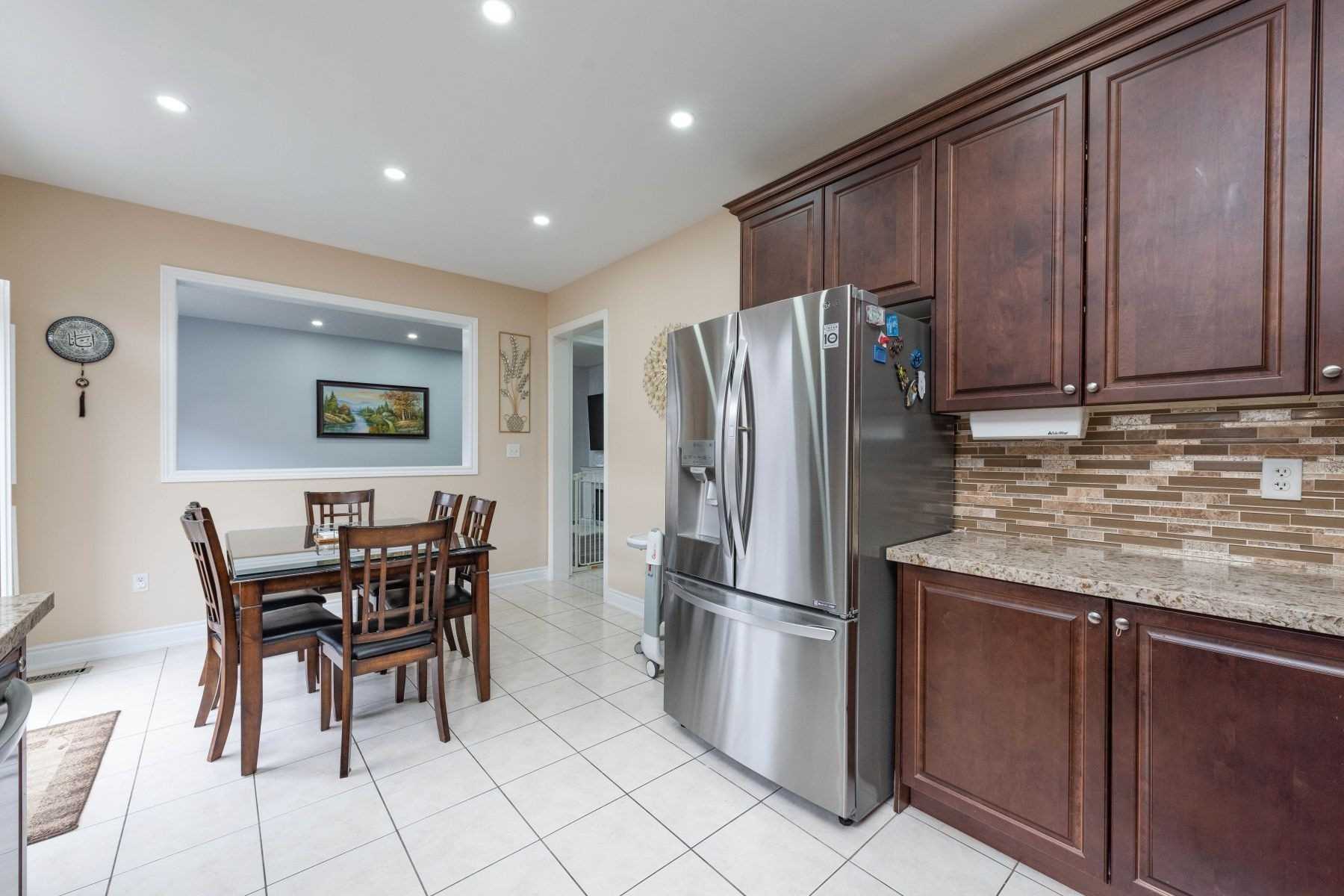 7 Dovehaven Cres