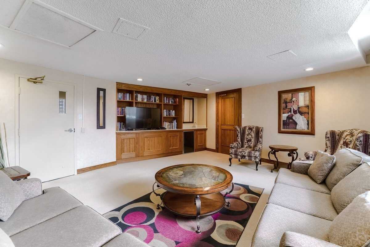 40 Richview Rd, #1108