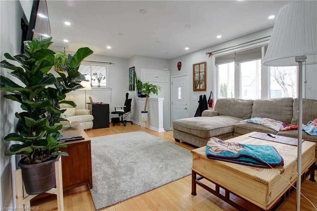 410 Samford Pl