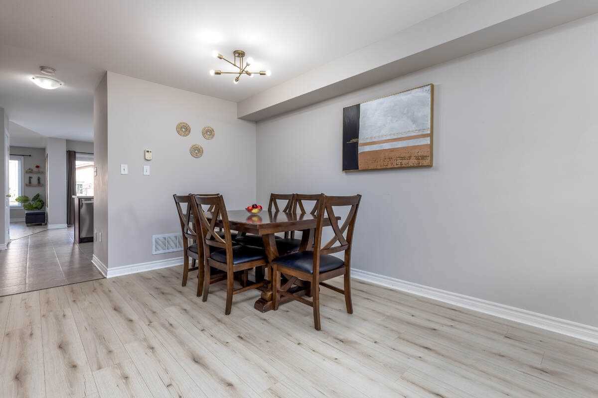 123 Swindale Dr