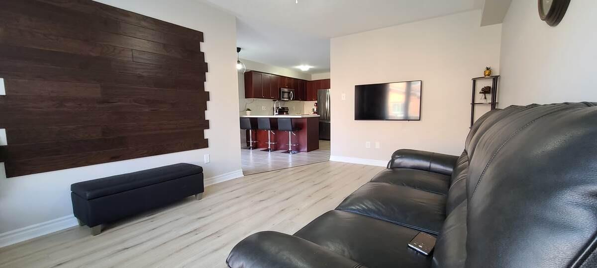 123 Swindale Dr
