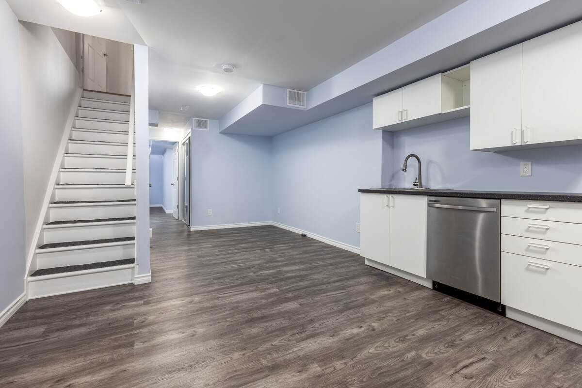 123 Swindale Dr