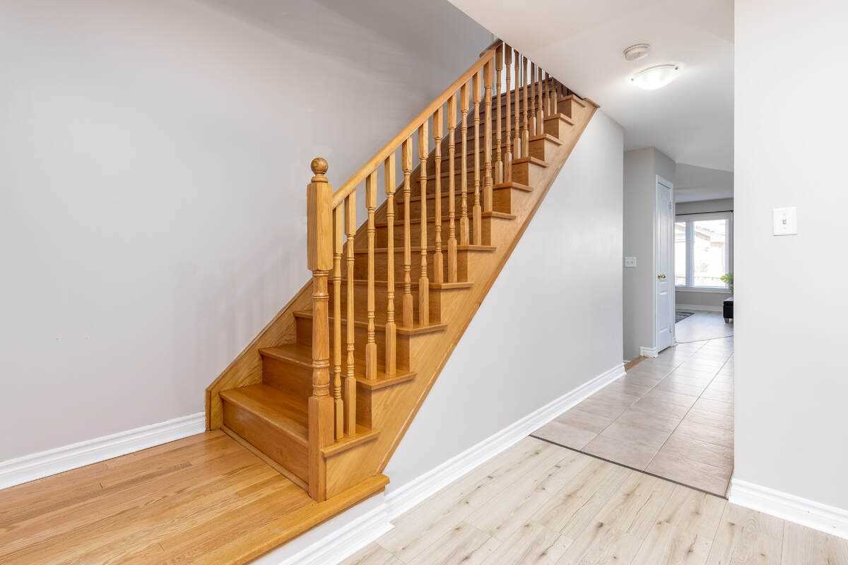 123 Swindale Dr