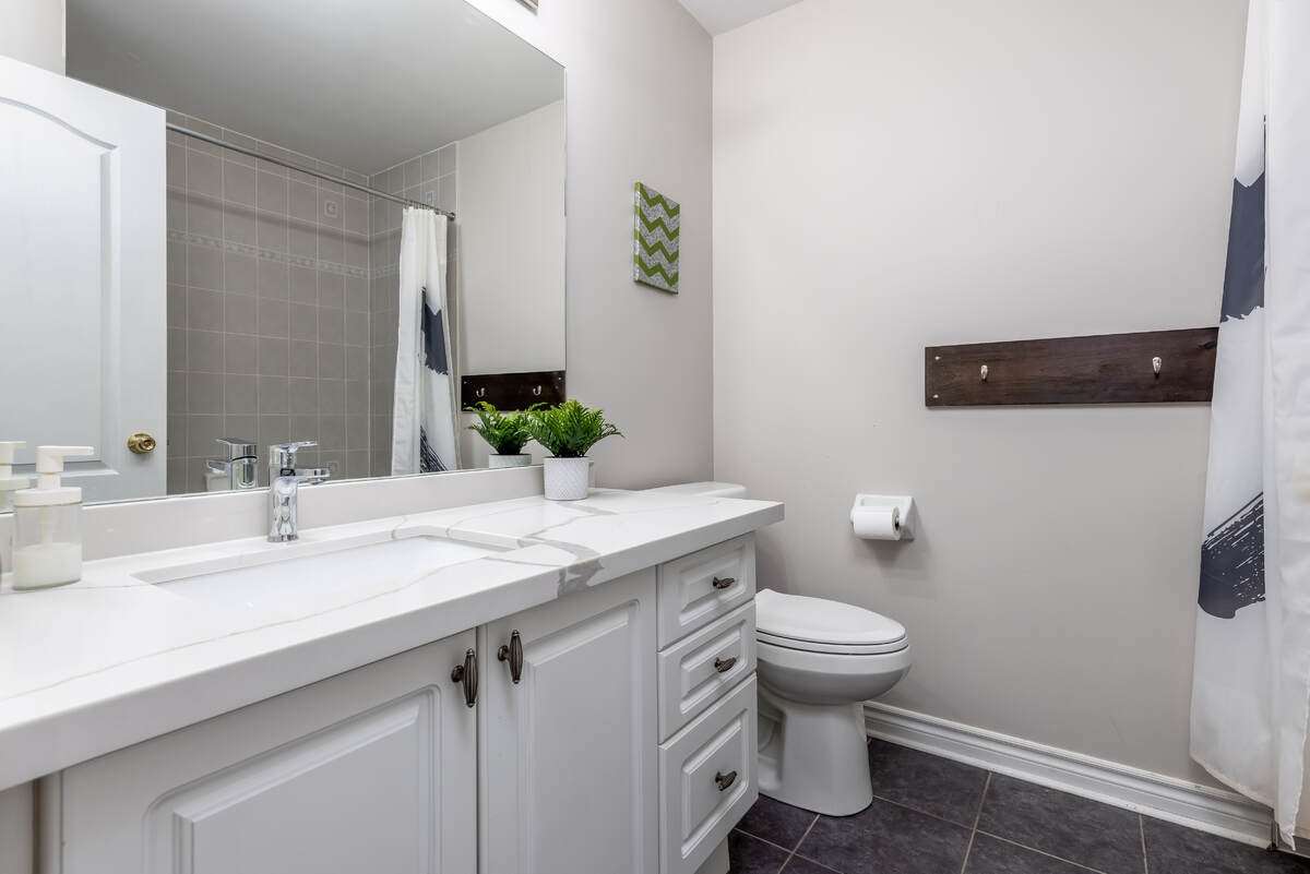 123 Swindale Dr