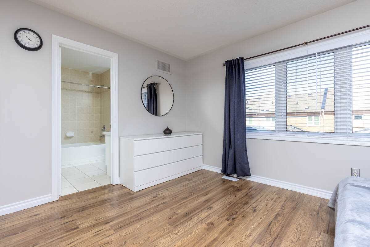 123 Swindale Dr
