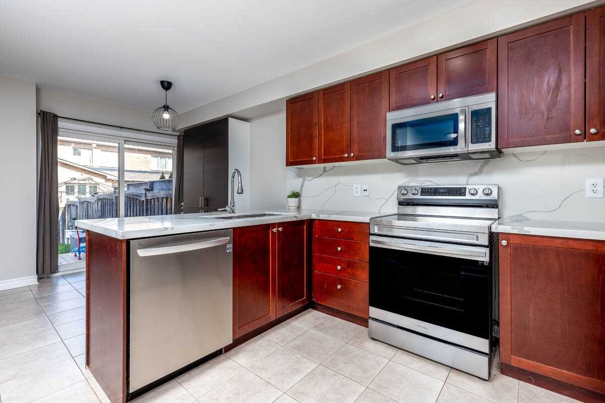 123 Swindale Dr