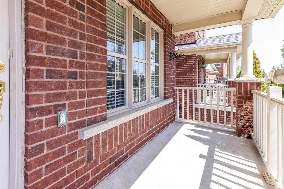 123 Swindale Dr