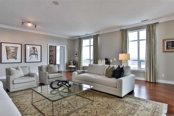 1135 Royal York Rd, Toronto