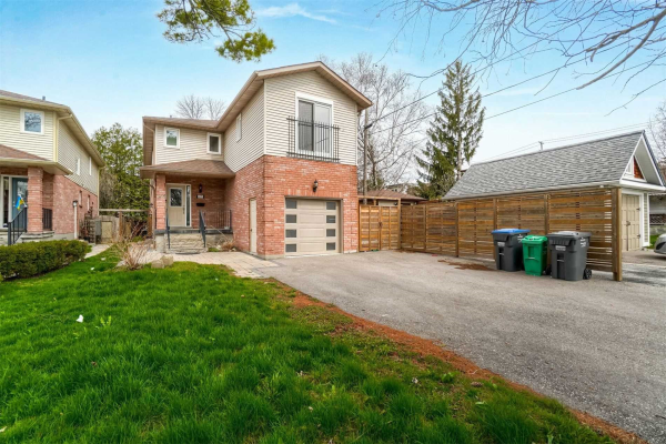 617 Curzon Ave, Mississauga