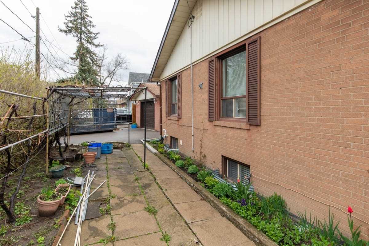 191 Deane Ave