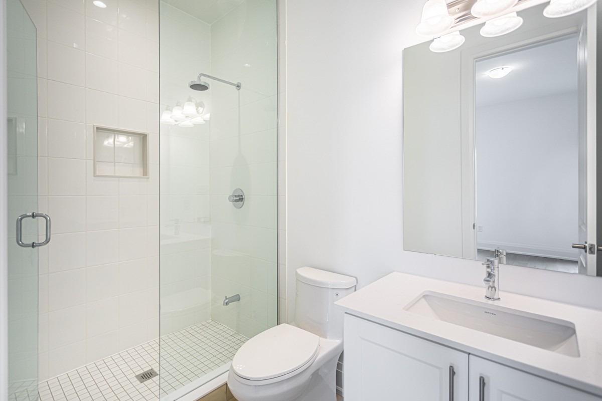 4 Jb Robson Crt
