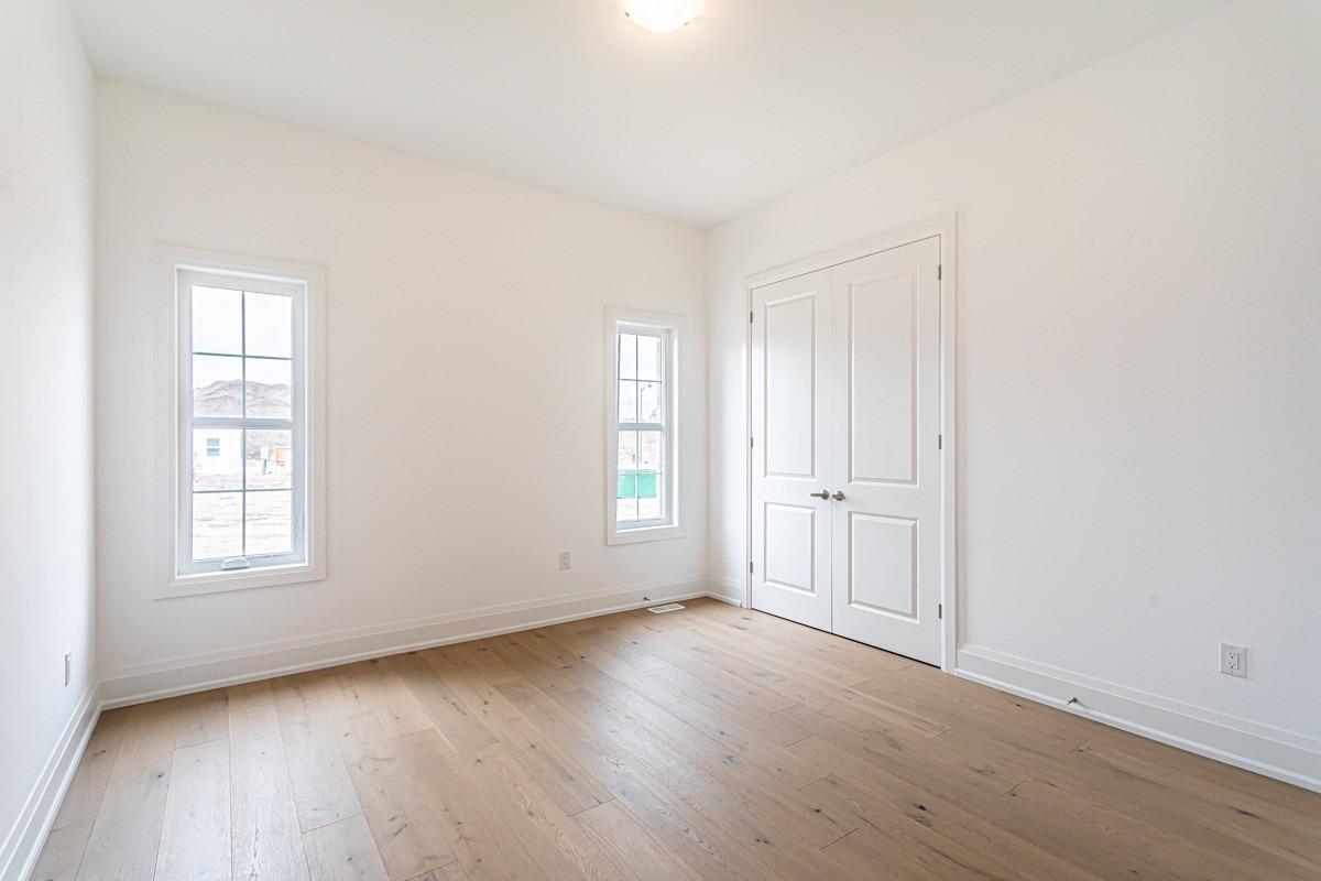 4 Jb Robson Crt