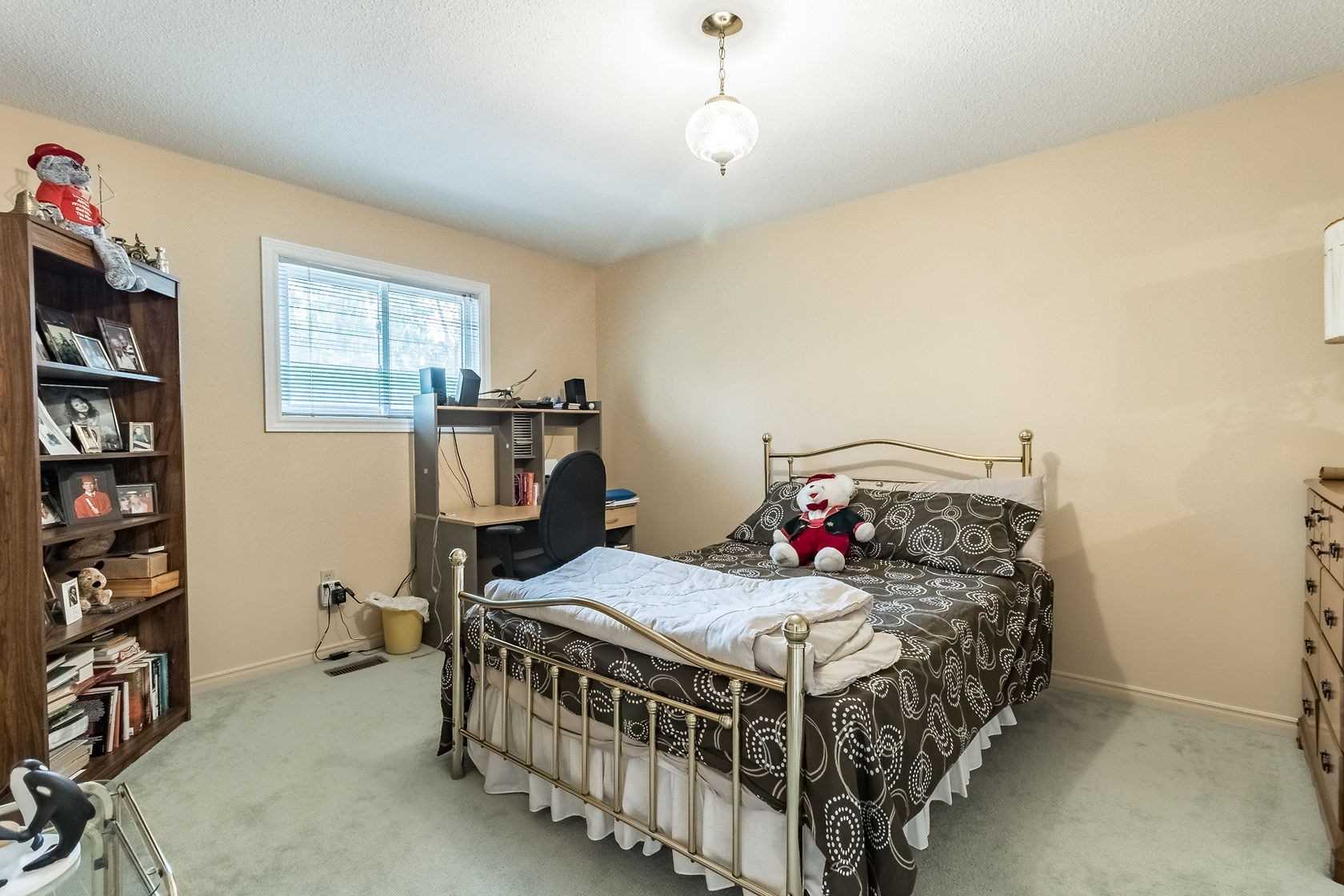 13 Ivan Ave