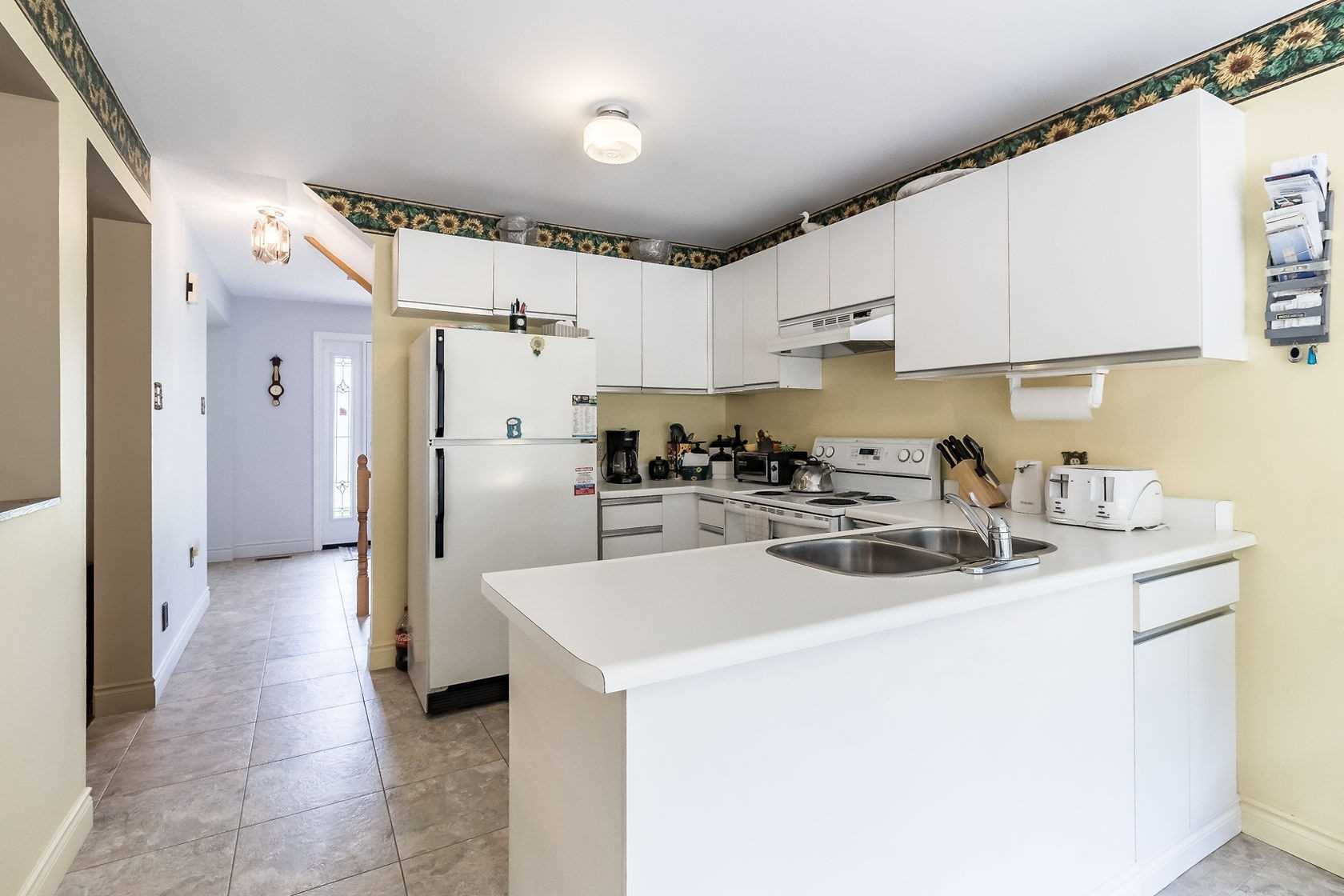 13 Ivan Ave