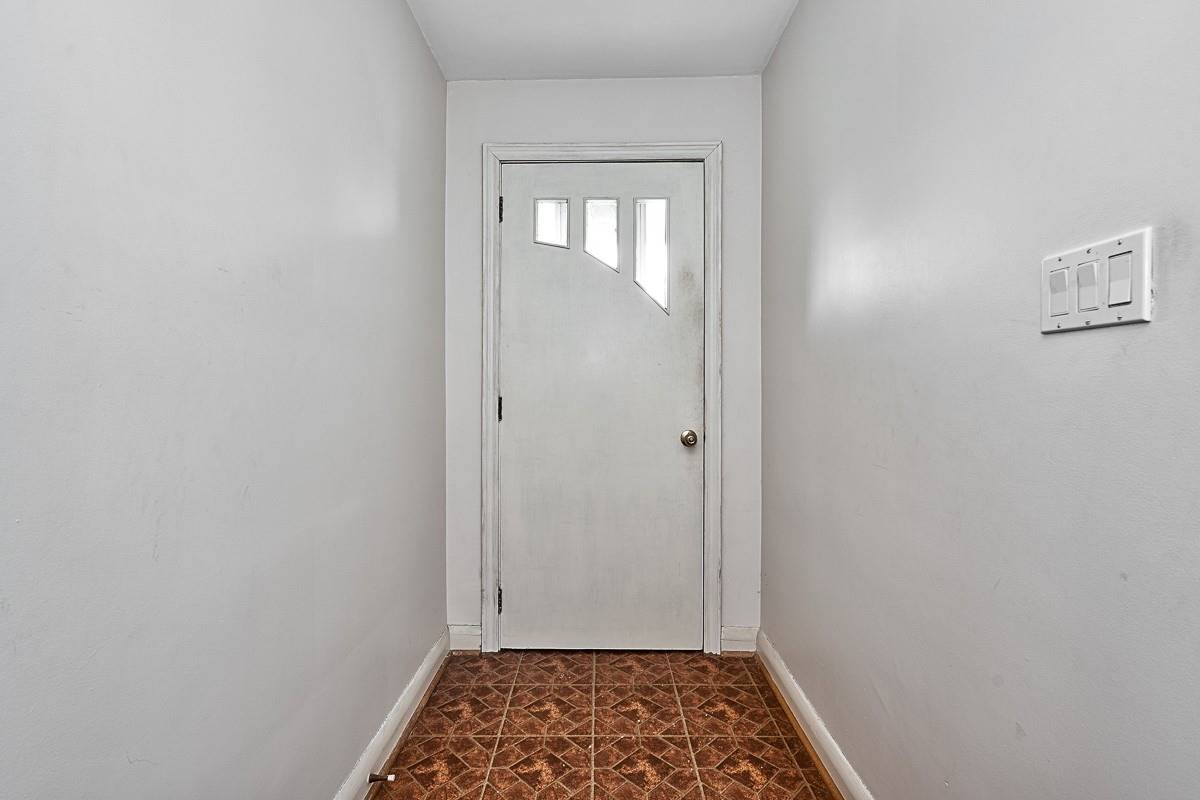 1158 Fisher Ave