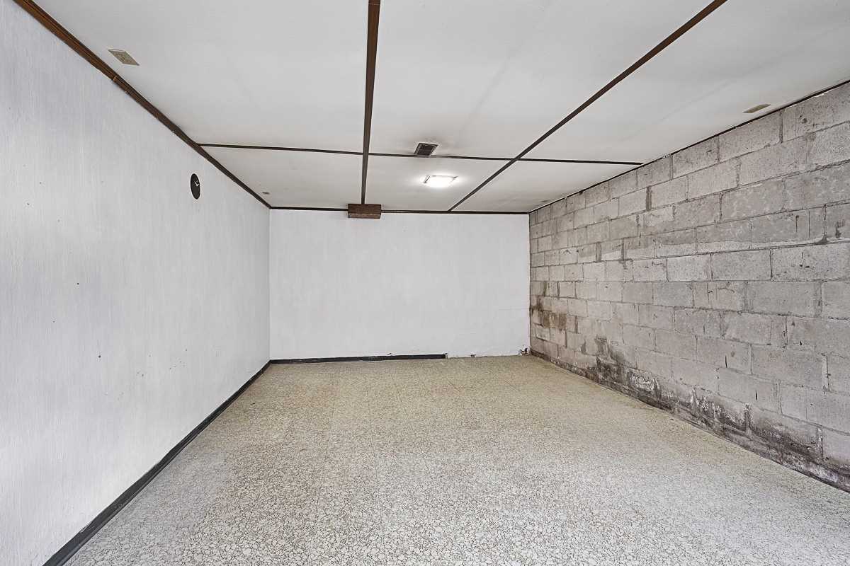 1158 Fisher Ave