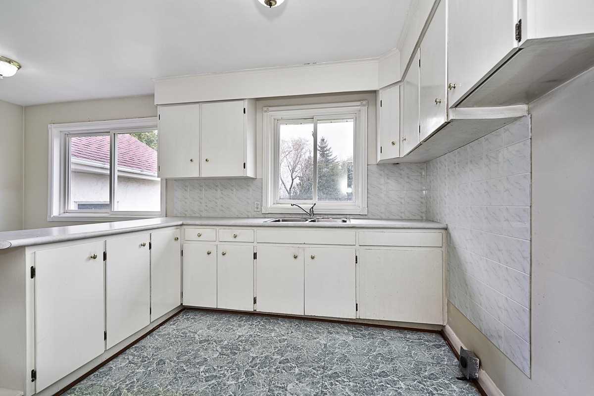 1158 Fisher Ave