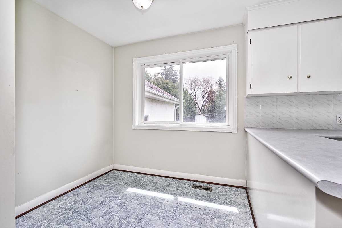 1158 Fisher Ave