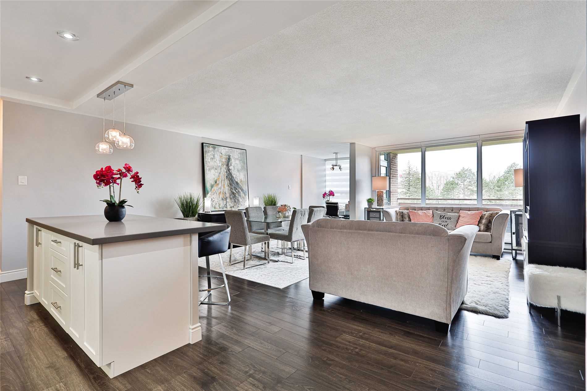 61 Richview Rd, #402