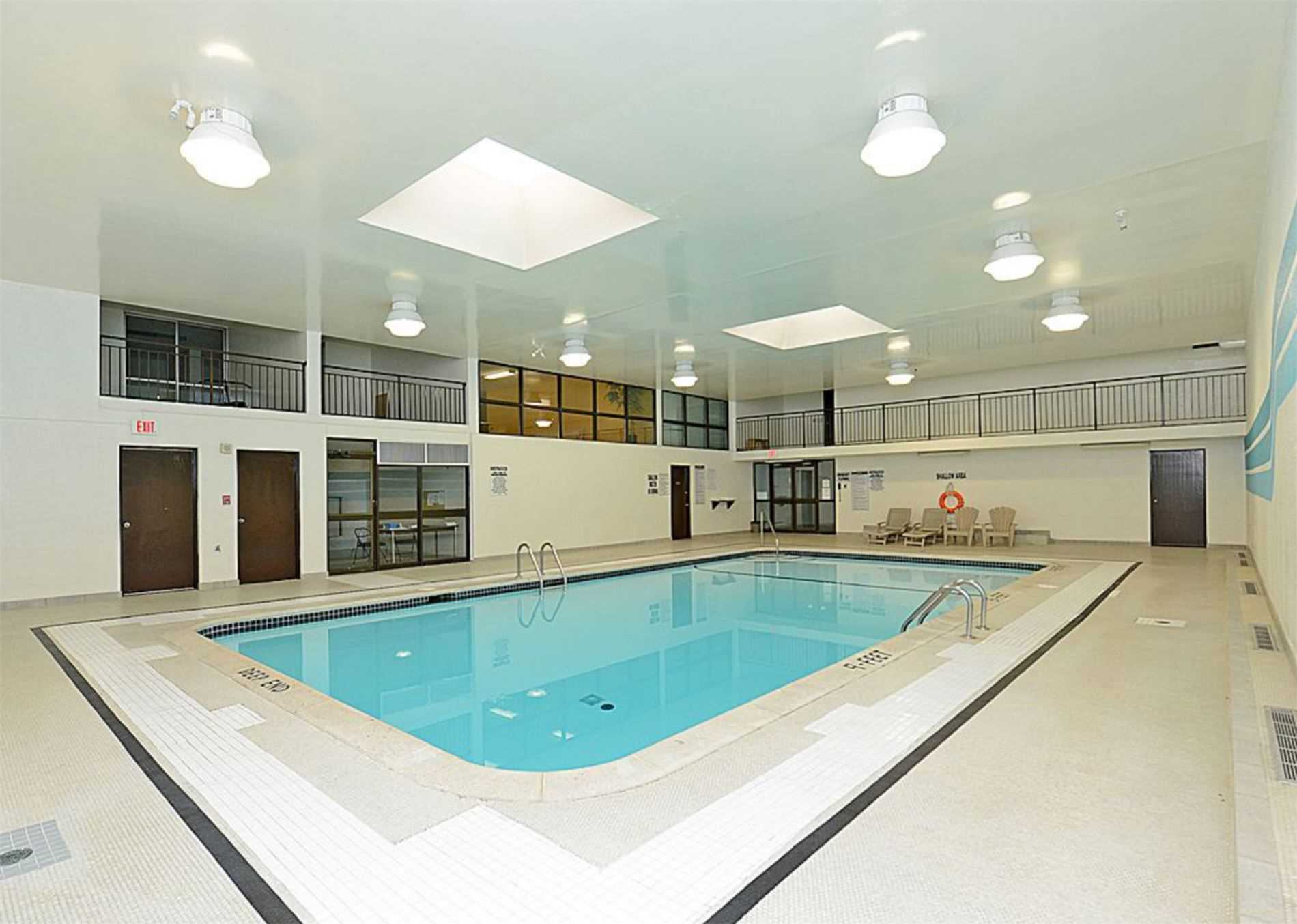 61 Richview Rd, #402
