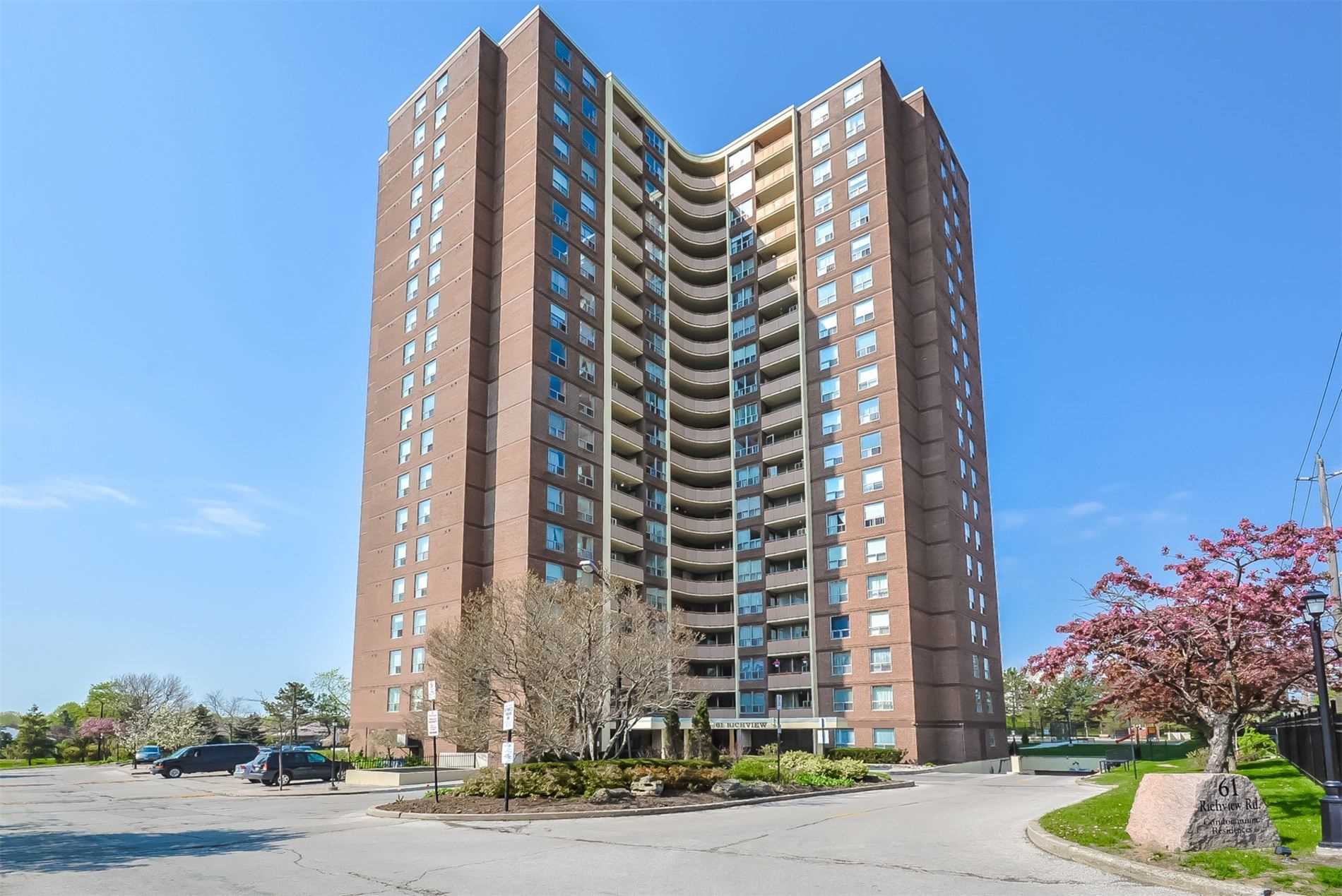 61 Richview Rd, #402