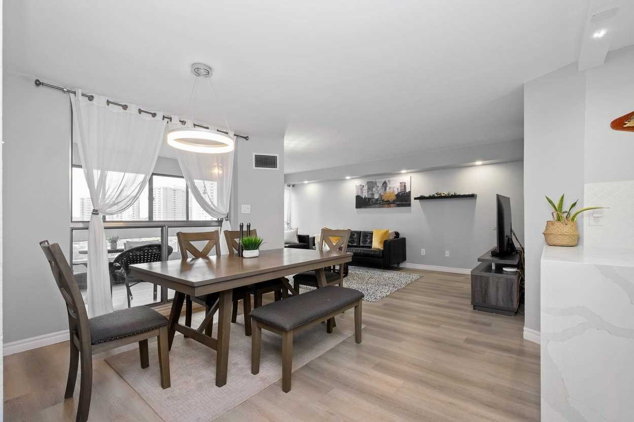 50 Elm Dr E, #808