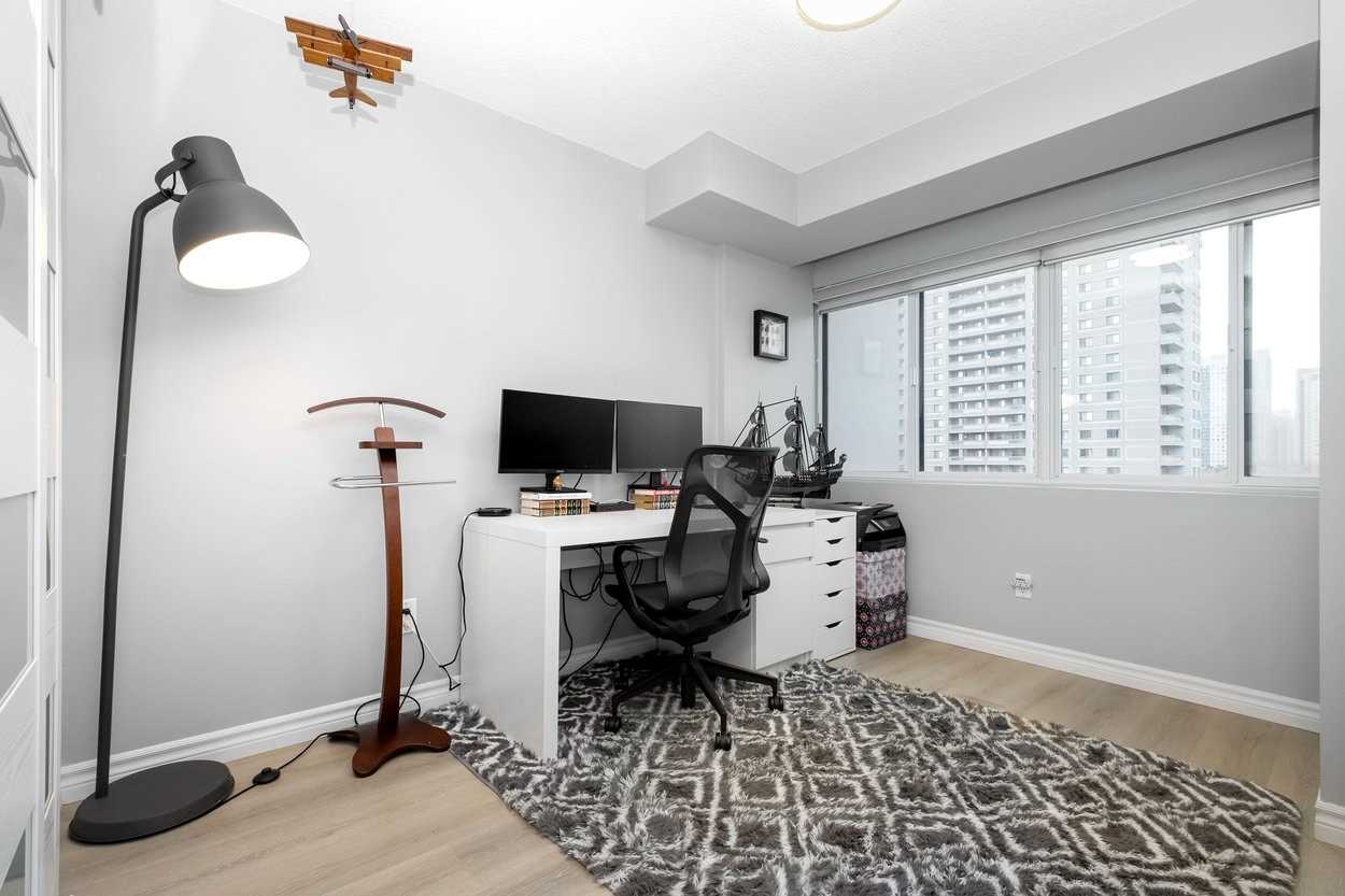50 Elm Dr E, #808