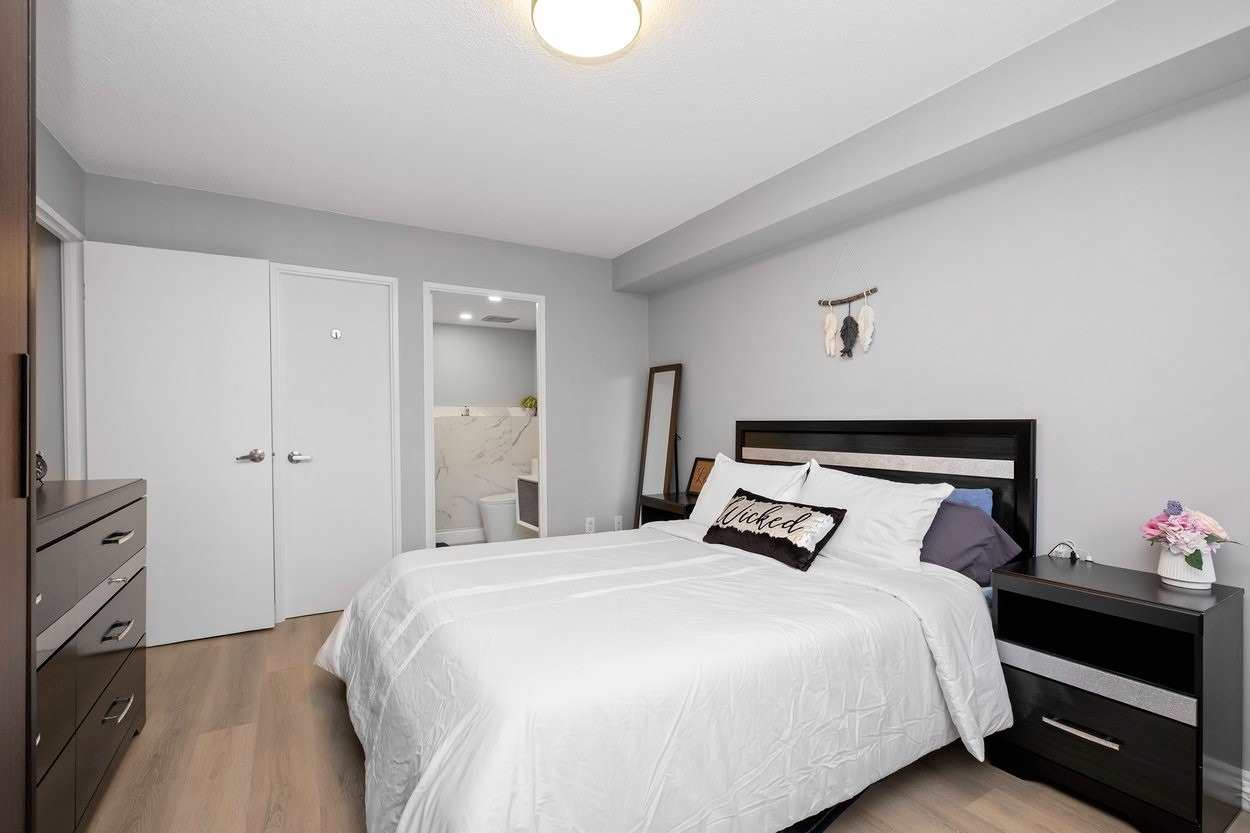 50 Elm Dr E, #808