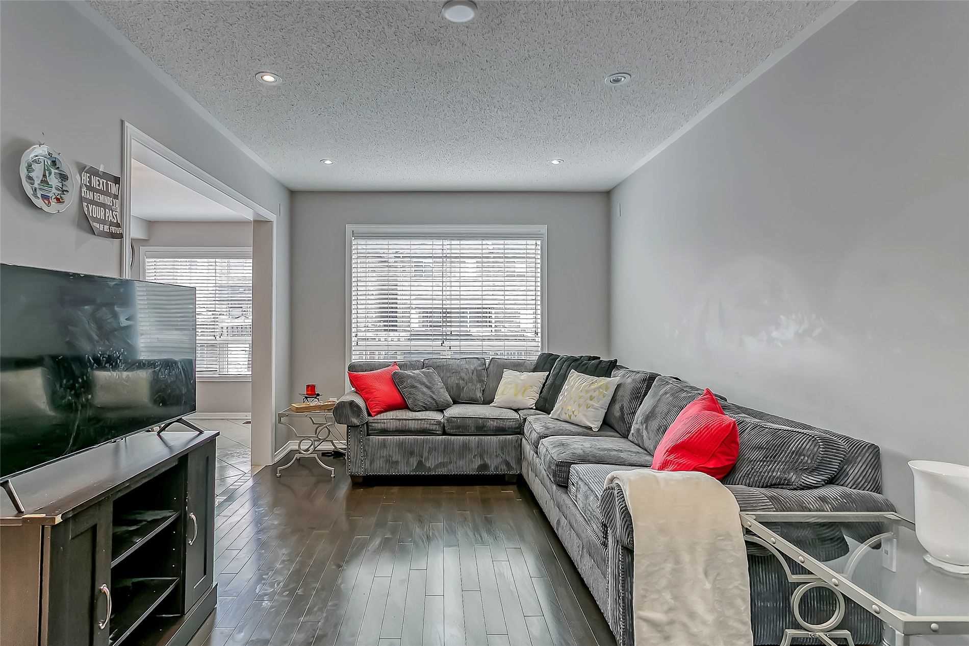 Listing W5617029 - Large Photo # 12