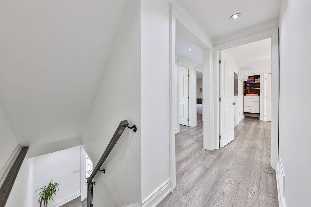 2594 Bromsgrove Rd