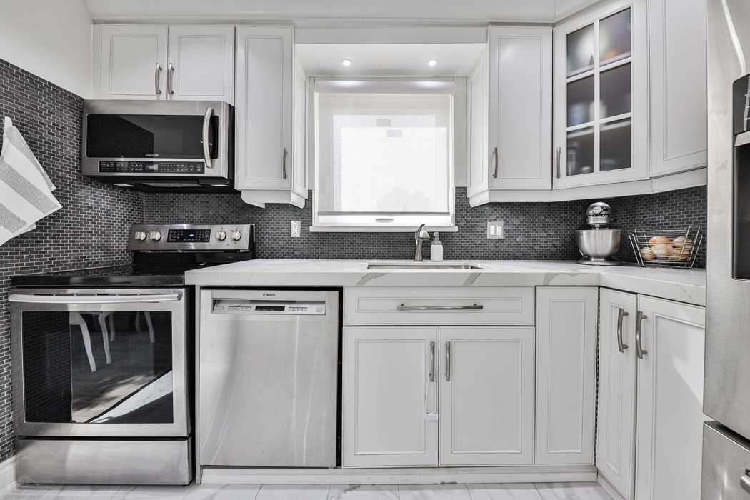 2594 Bromsgrove Rd