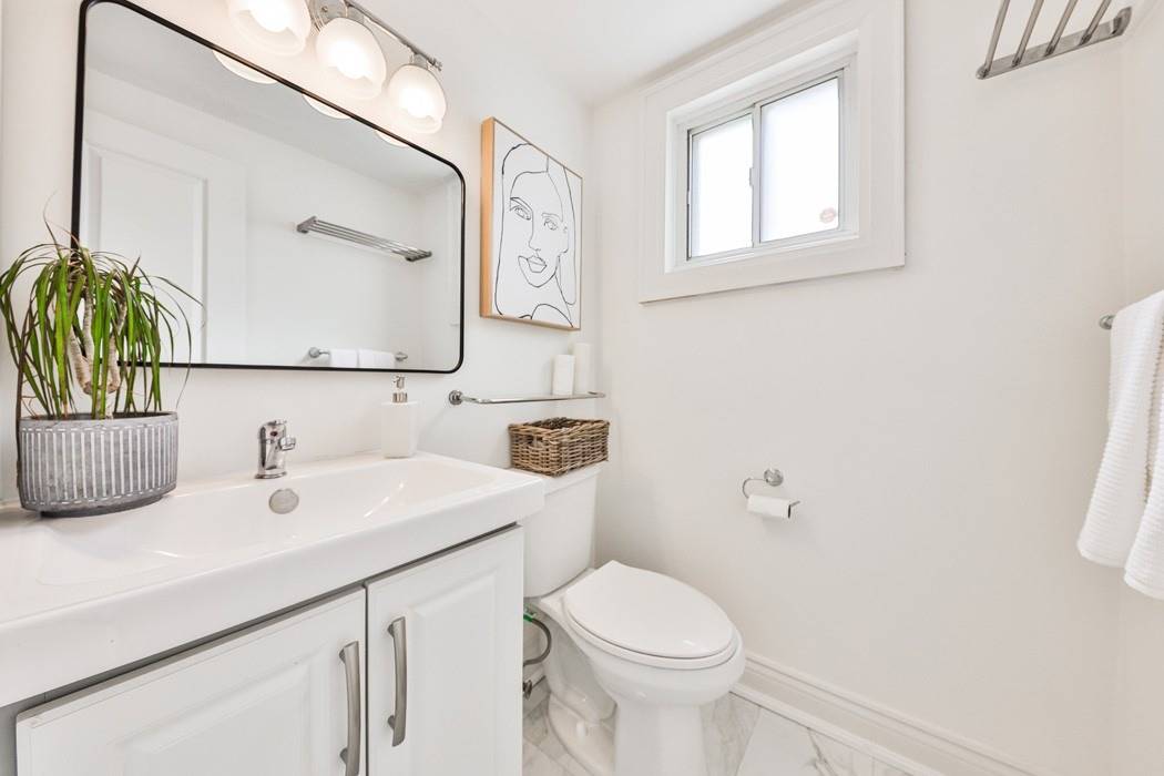 2594 Bromsgrove Rd