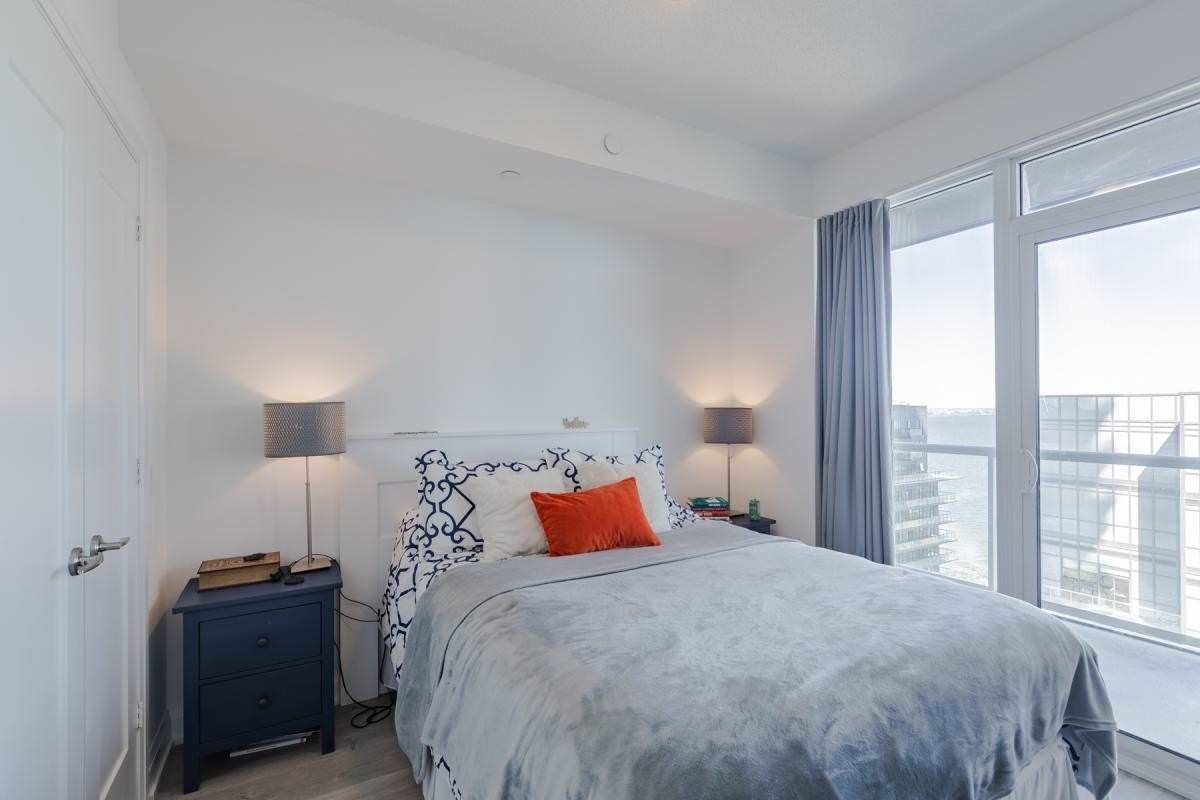 56 Annie Craig Dr, #1802